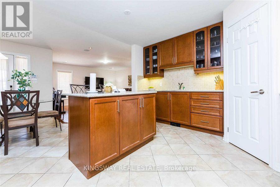 31 Bleasdale Avenue S, Brampton, Ontario  L7A 0P5 - Photo 3 - W13726466