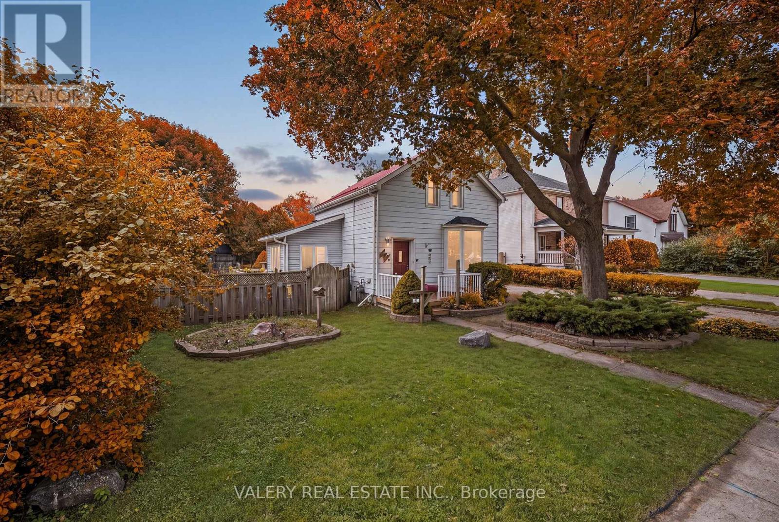 34 Chalmers Street N, Cambridge, Ontario  N1R 5B7 - Photo 1 - X13726462