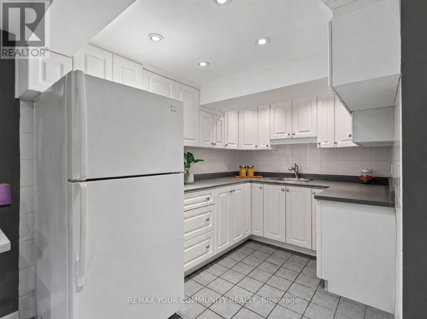 36 Crossbow Crescent, Toronto, Ontario M2J 3M4 - Photo 32 - C13726552
