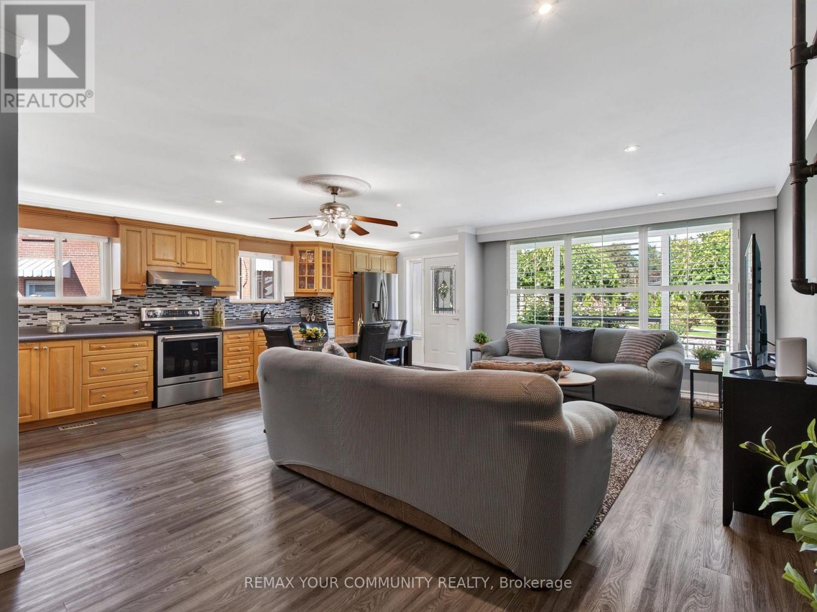 36 Crossbow Crescent, Toronto, Ontario M2J 3M4 - Photo 9 - C13726552
