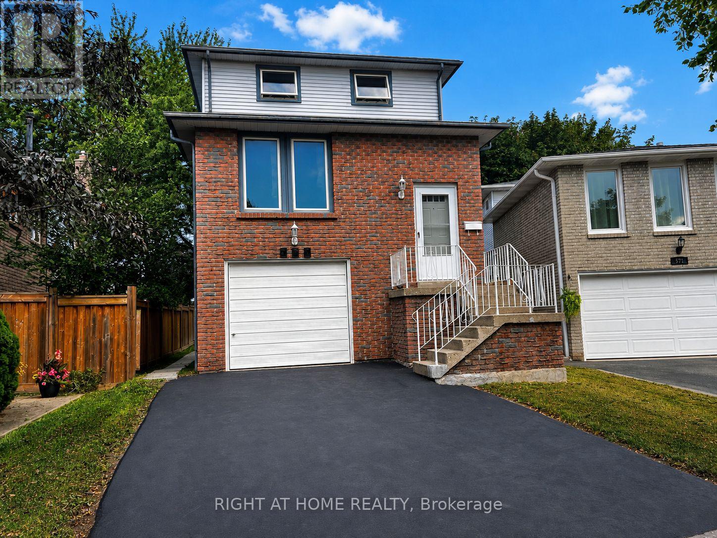 569 HAYWARD CRESCENT, Milton, Ontario