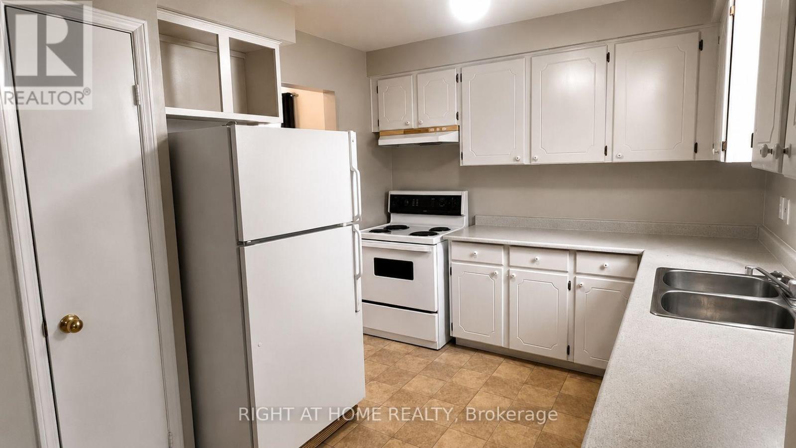 569 Hayward Crescent, Milton, Ontario L9T 4T8 - Photo 6 - W13726554