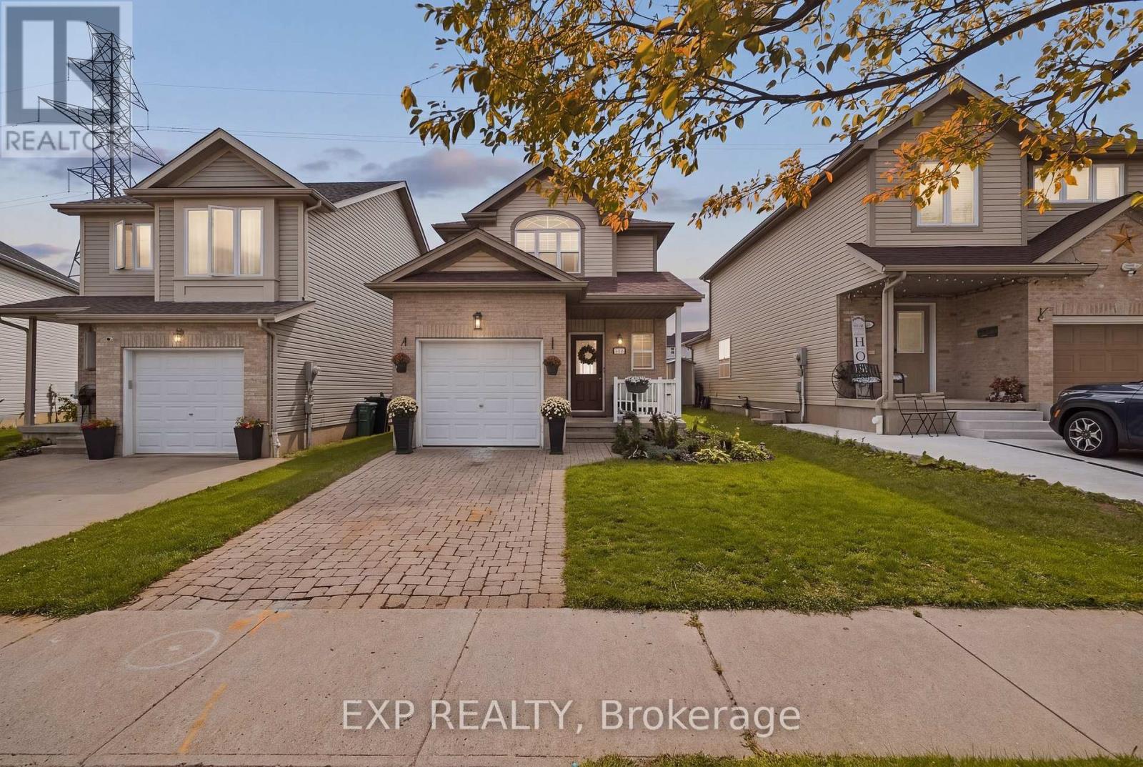 116 HENHOEFFER CRESCENT, Kitchener, Ontario