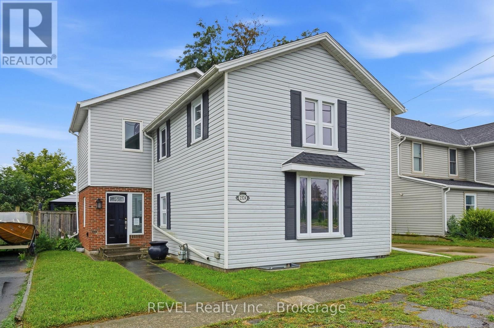 2324 Centre Street, Thorold, Ontario L0S 1A0 - Photo 3 - X13719580