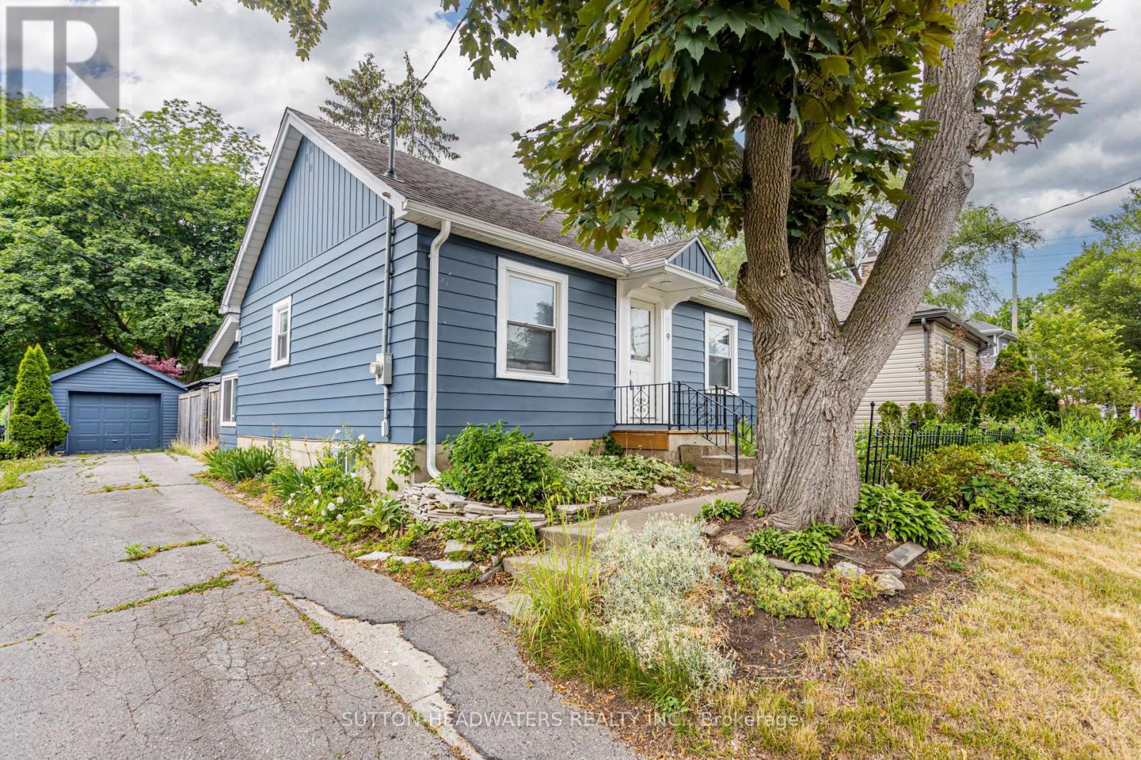 9 FORWARD AVENUE, London North, Ontario
