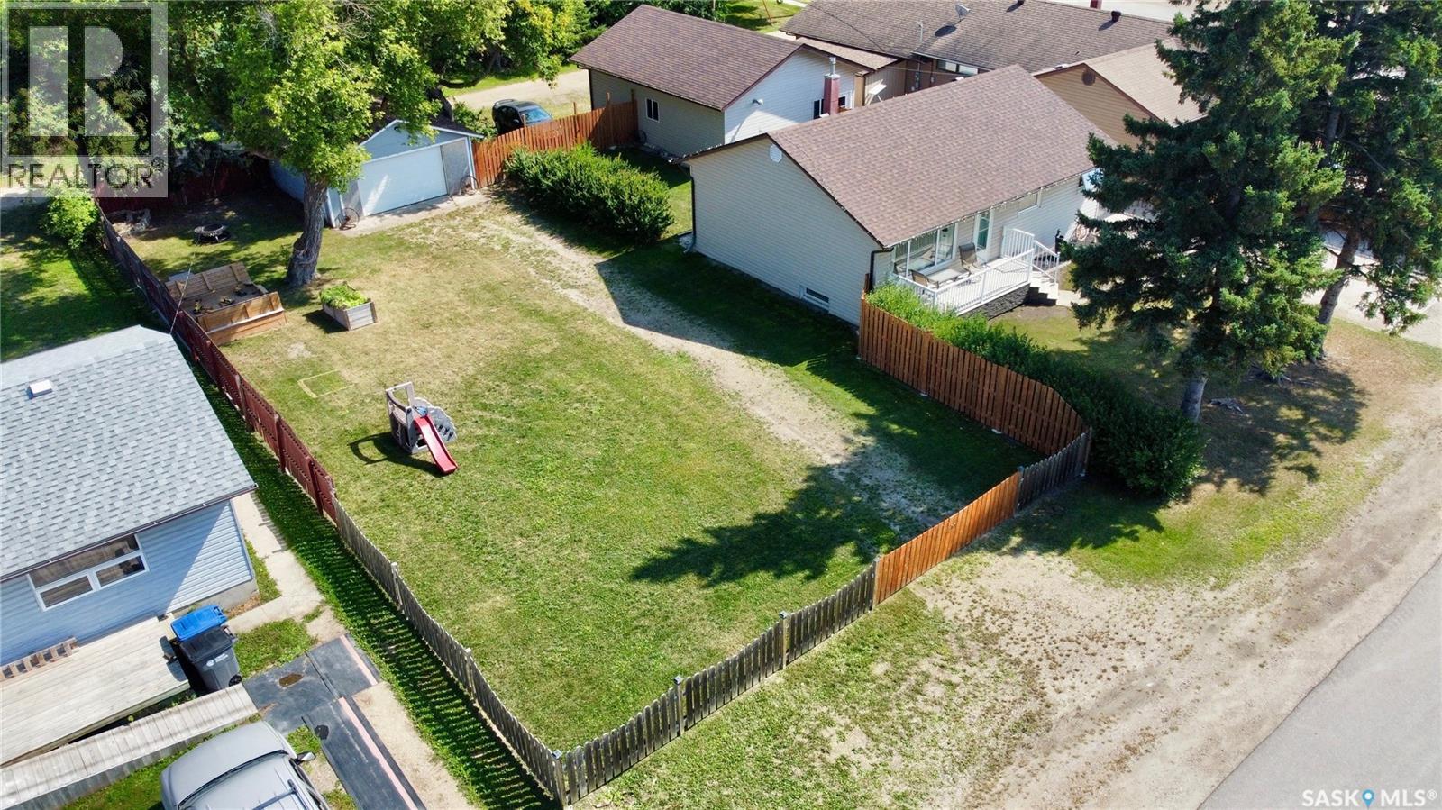 817 Cartier Street, Whitewood, Saskatchewan  S0G 5C0 - Photo 16 - SK047028
