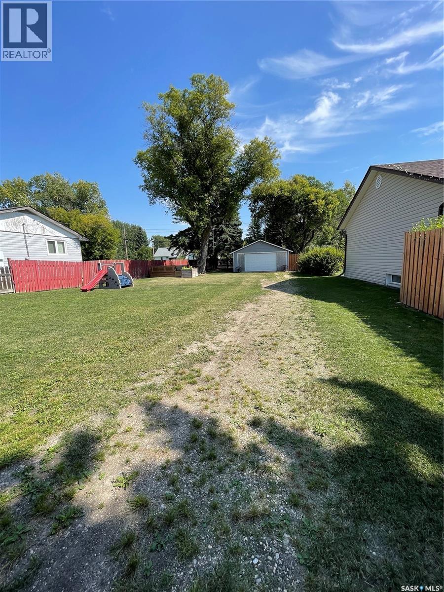 817 Cartier Street, Whitewood, Saskatchewan  S0G 5C0 - Photo 19 - SK047028