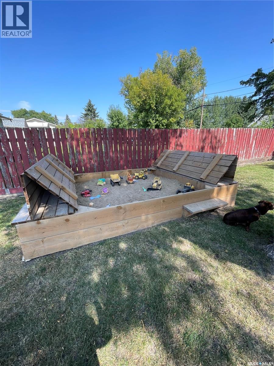 817 Cartier Street, Whitewood, Saskatchewan  S0G 5C0 - Photo 20 - SK047028