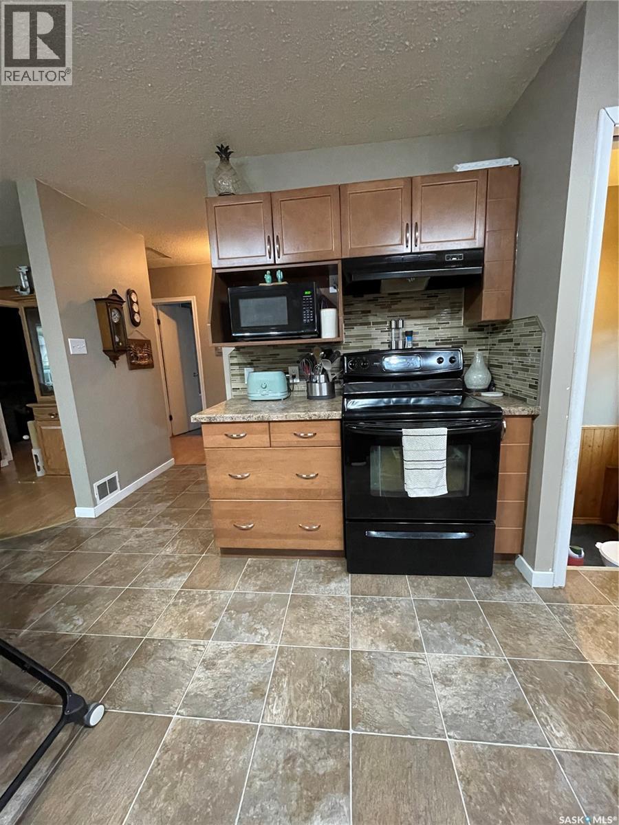 817 Cartier Street, Whitewood, Saskatchewan  S0G 5C0 - Photo 23 - SK047028