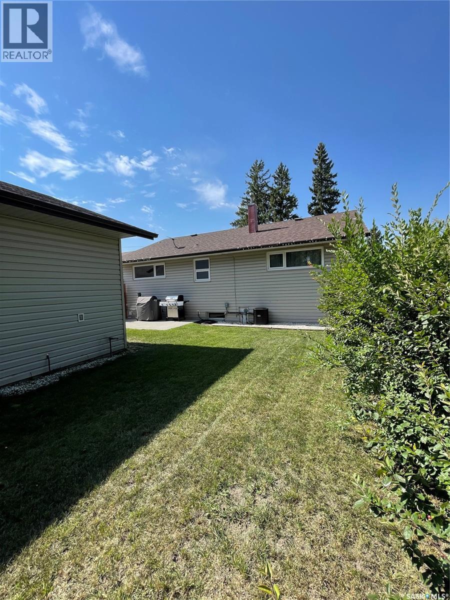 817 Cartier Street, Whitewood, Saskatchewan  S0G 5C0 - Photo 3 - SK047028