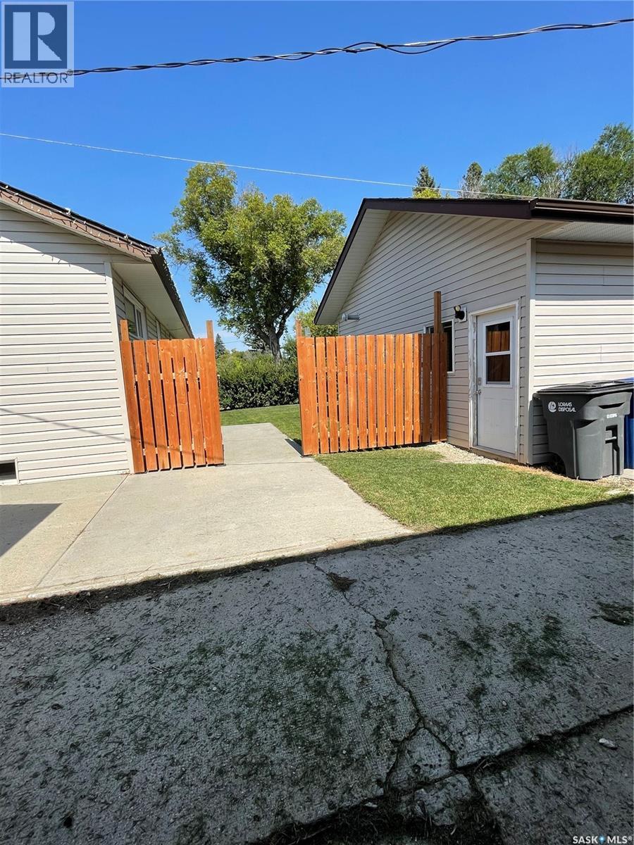 817 Cartier Street, Whitewood, Saskatchewan  S0G 5C0 - Photo 5 - SK047028