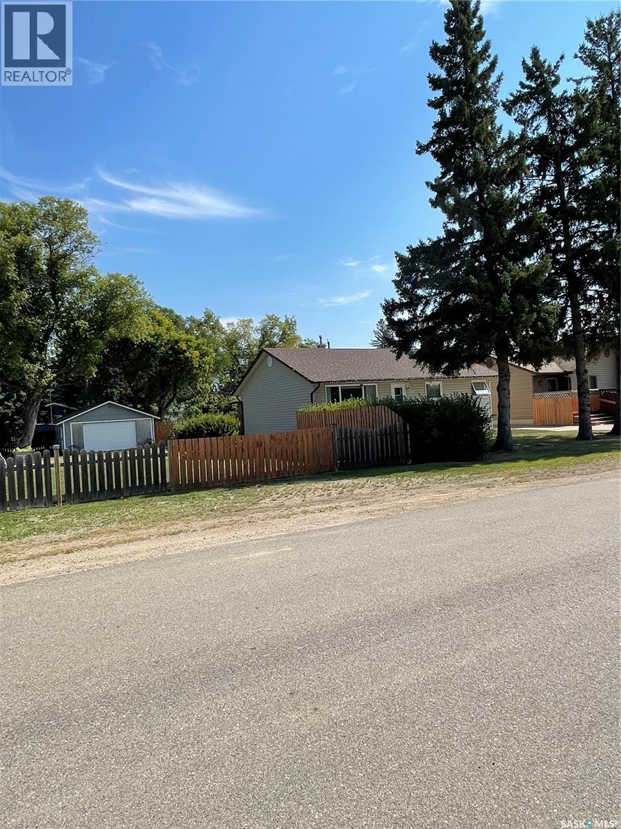 817 Cartier Street, Whitewood, Saskatchewan  S0G 5C0 - Photo 9 - SK047028