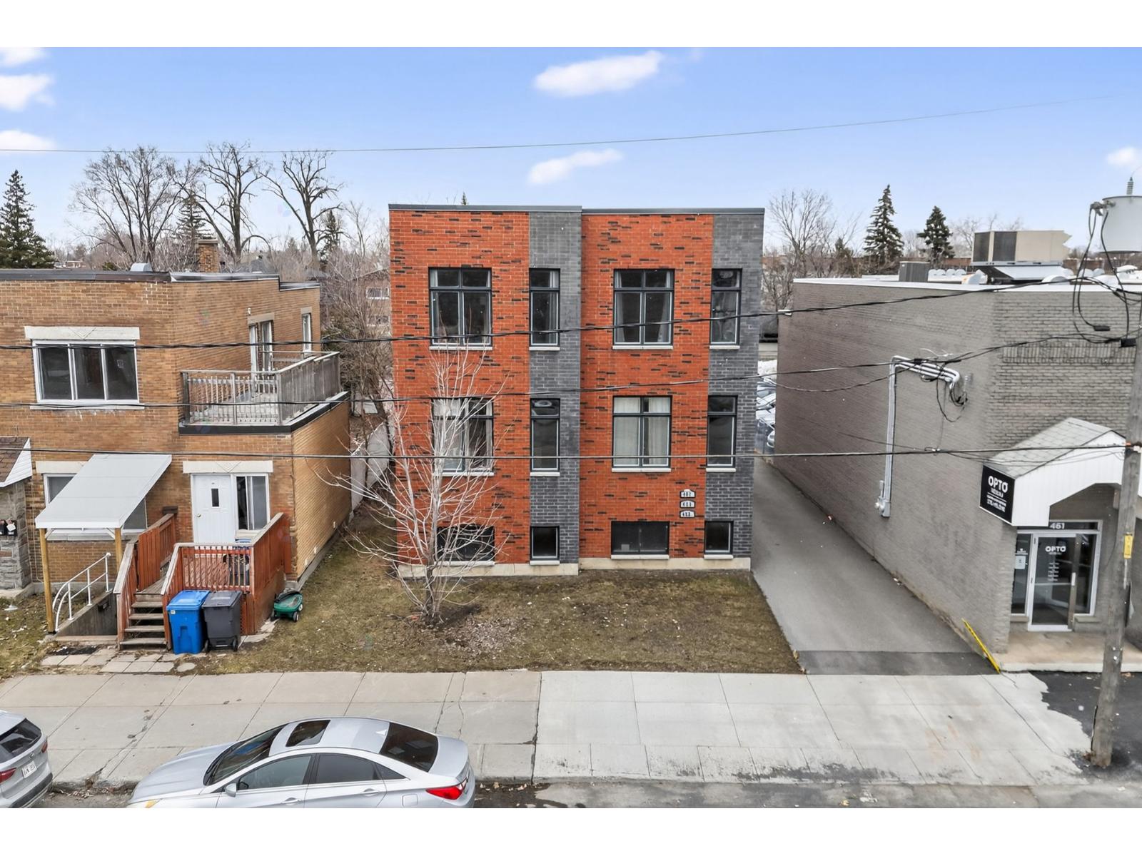 453-457 Rue Ste-Hélène Longueuil (Le Vieux-Longueuil) Quebec Canada J4K3R3 3