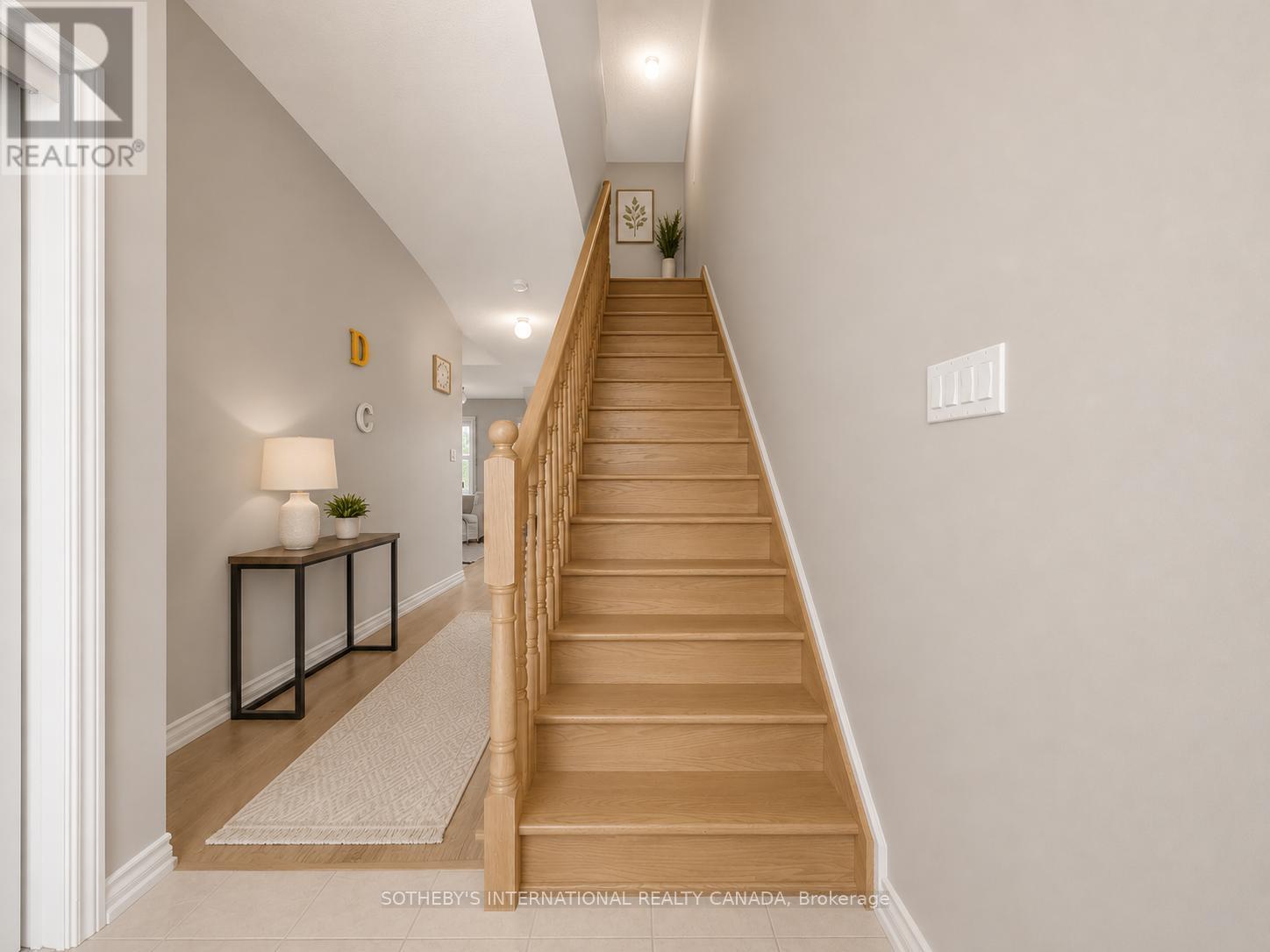 71 Daniele Crescent, Bradford West Gwillimbury, Ontario  L3Z 0V7 - Photo 3 - N13460526