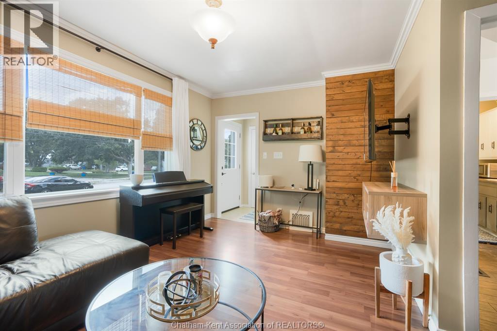 54 Sunnyside Avenue, Chatham, Ontario  N7M 1Z7 - Photo 6 - 26021110