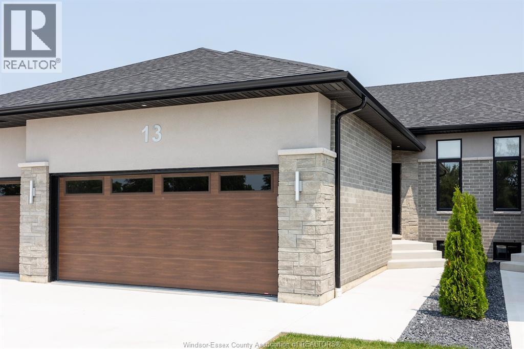 13 Eagle Street, Leamington, Ontario  N8H 0G4 - Photo 2 - 26021128