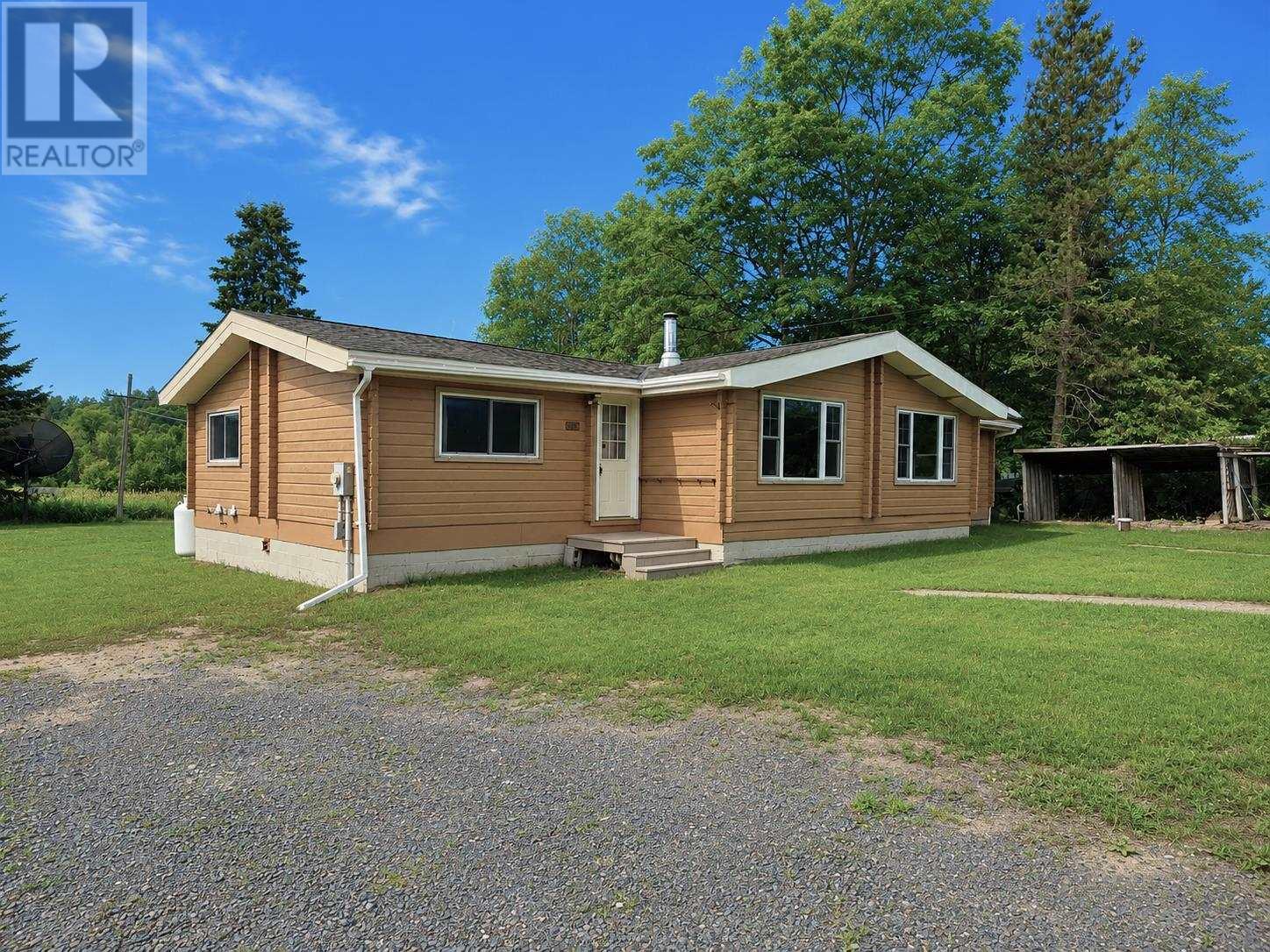 4576 Highway 17, Spragge, Ontario  P0R 1K0 - Photo 2 - SM252385