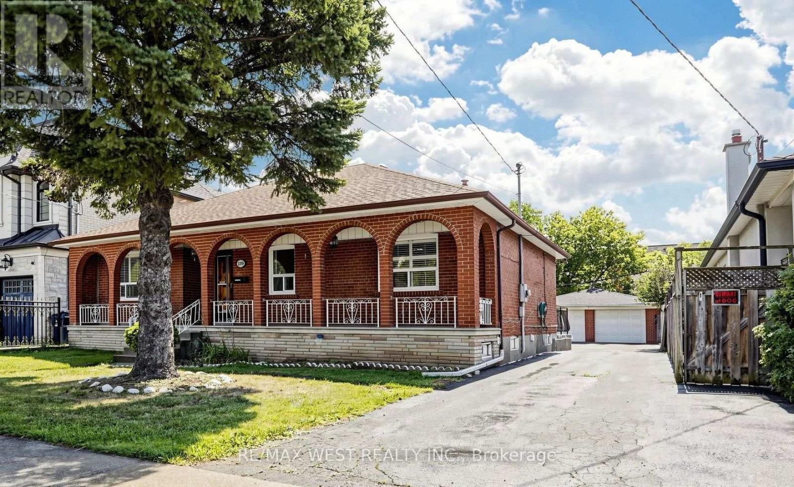Main Floor - 139 Ranee Avenue, Toronto, Ontario  M6A 1N3 - Photo 3 - C13723676