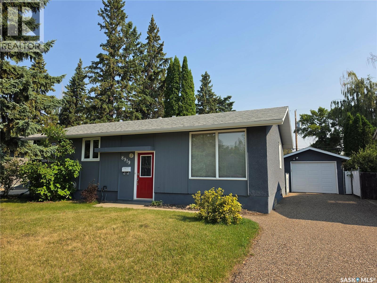 8919 17th AVENUE, North Battleford, Saskatchewan