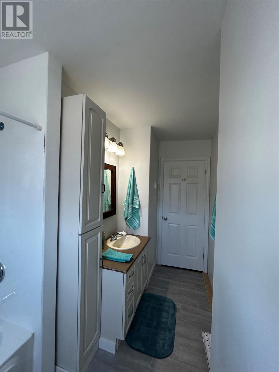 8 Snowspond Road, North River — photo 18
