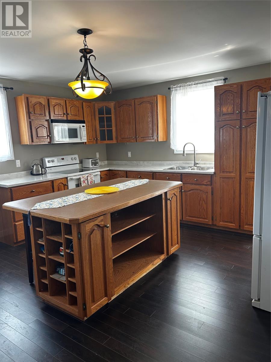 8 Snowspond Road, North River — photo 4