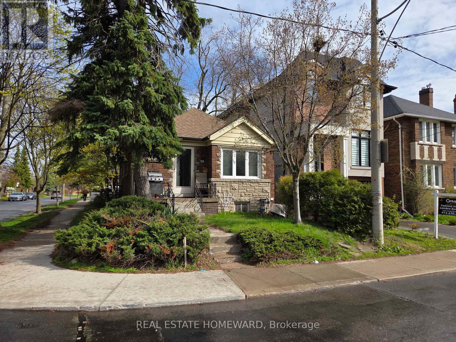 28 GLEN ECHO ROAD, Toronto, Ontario