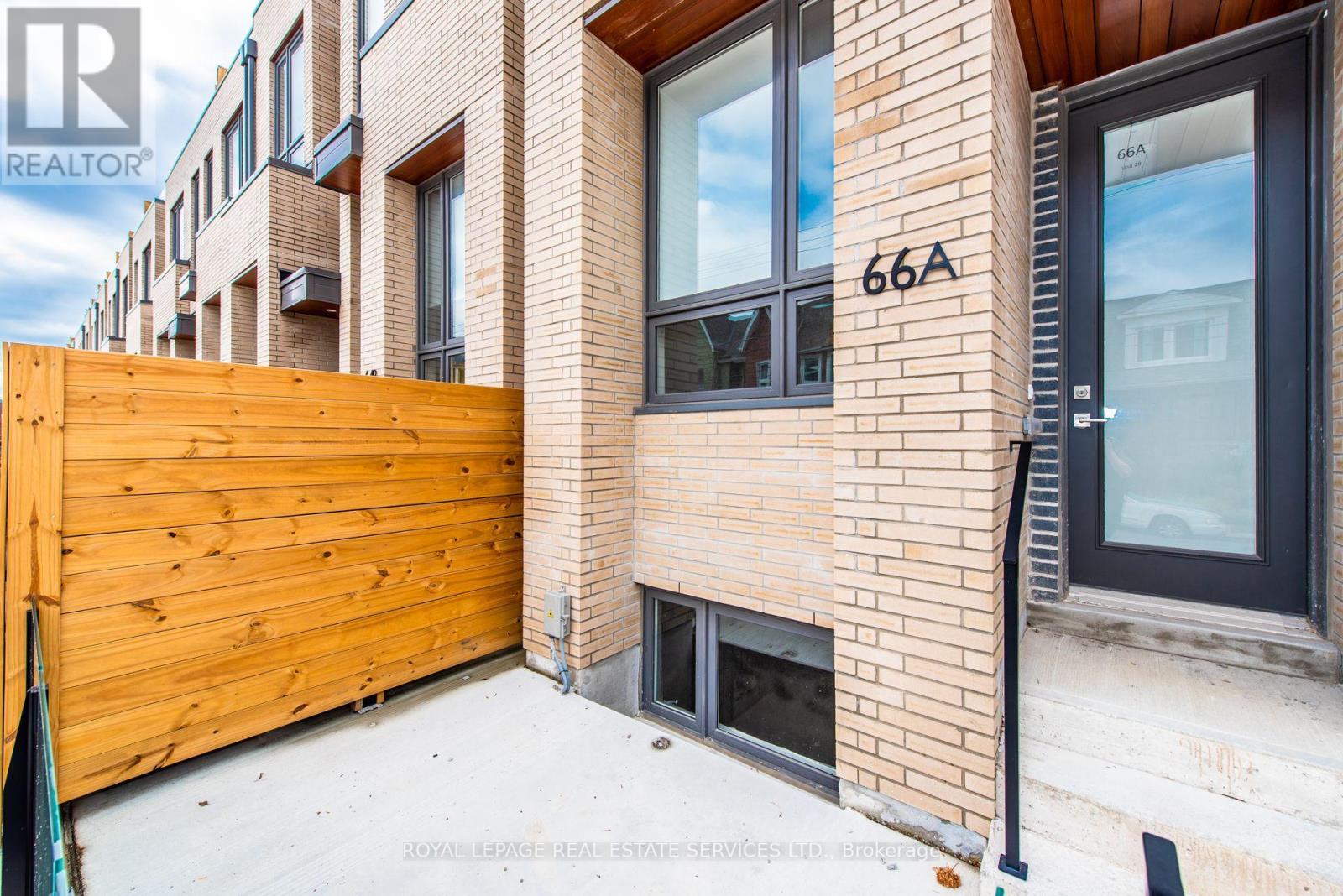 66a Perth Avenue, Toronto, Ontario  M6R 0A8 - Photo 3 - C13726798