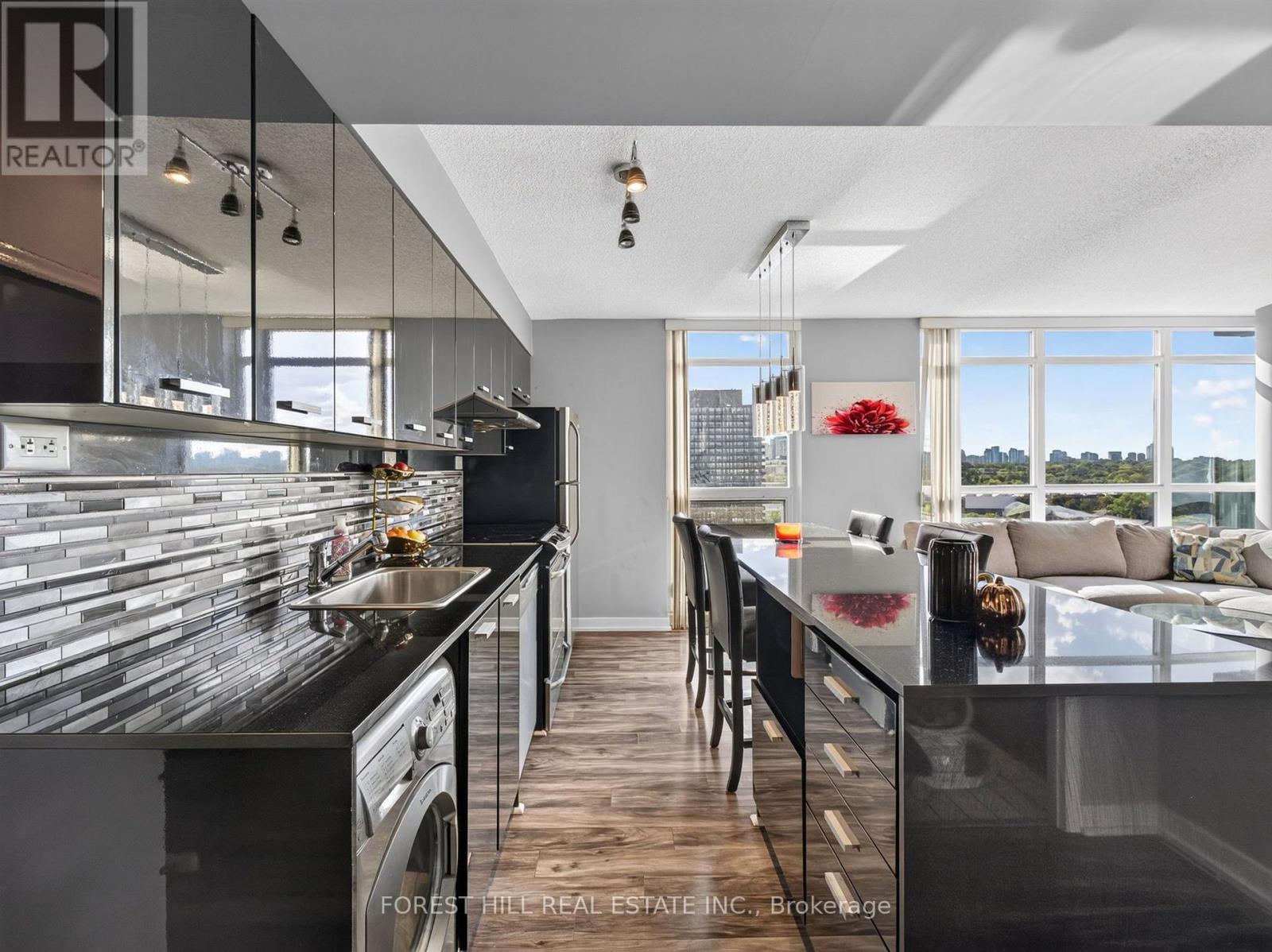 1817 - 19 Singer Court, Toronto, Ontario  M2K 0B2 - Photo 2 - C13726808