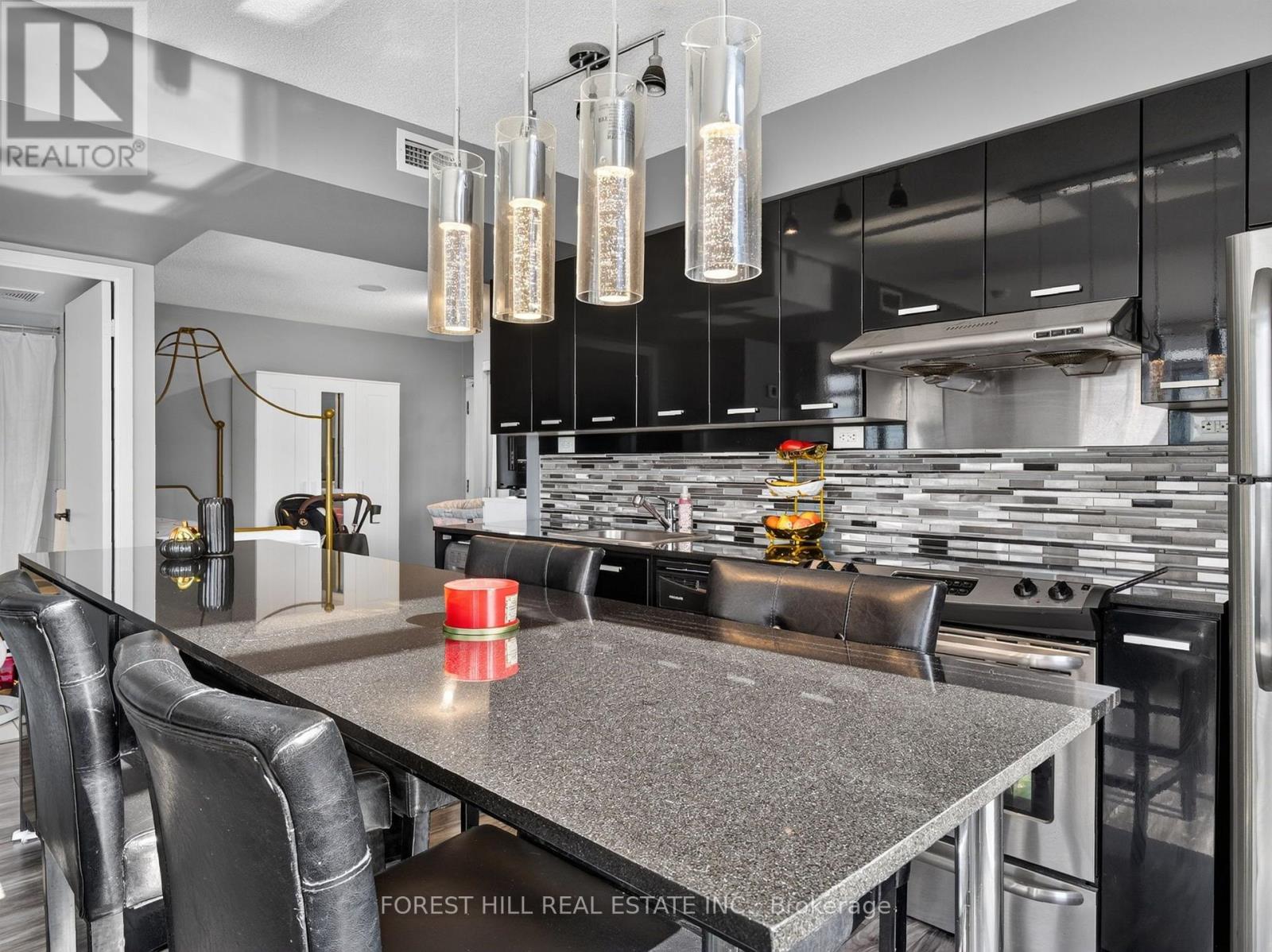 1817 - 19 Singer Court, Toronto, Ontario  M2K 0B2 - Photo 5 - C13726808