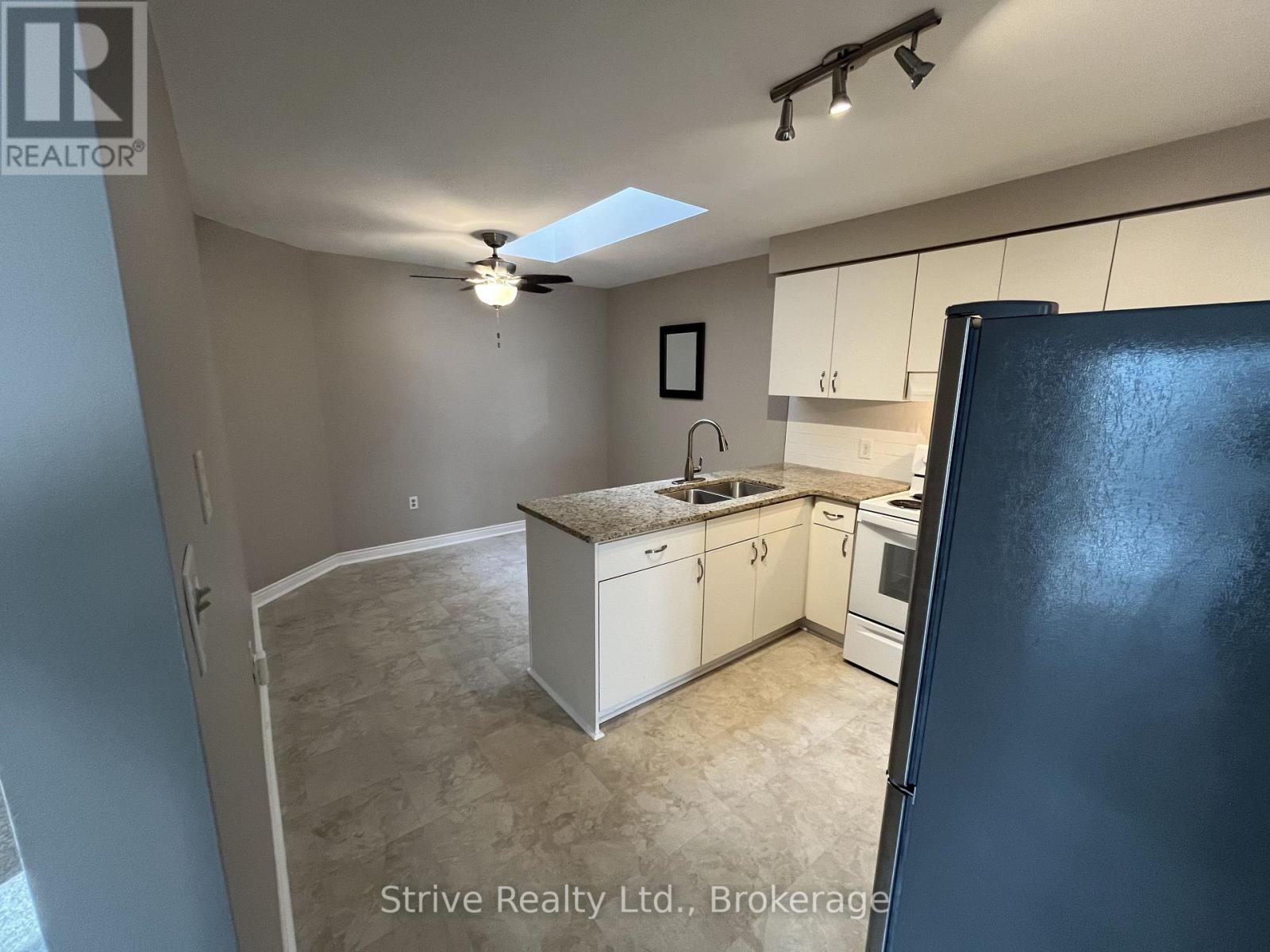1013 Attersley Drive, Oshawa, Ontario  L1K 2G9 - Photo 6 - E13726744