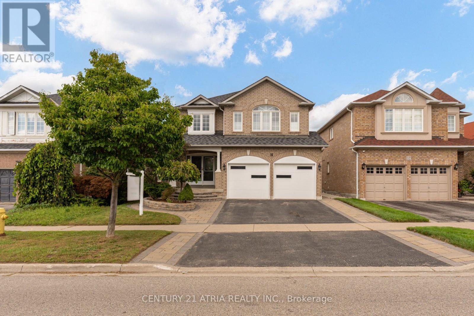 14 ROBERT ATTERSLEY DRIVE W, Whitby, Ontario