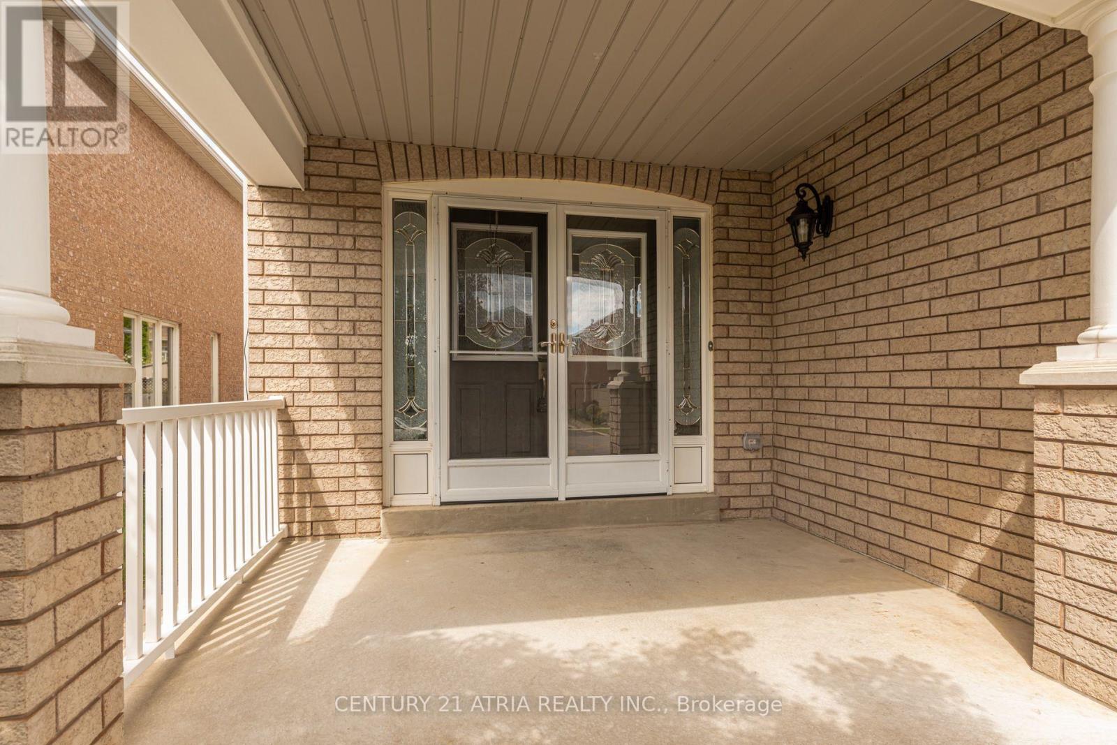 14 Robert Attersley Drive W, Whitby, Ontario  L1R 3E3 - Photo 2 - E13726740