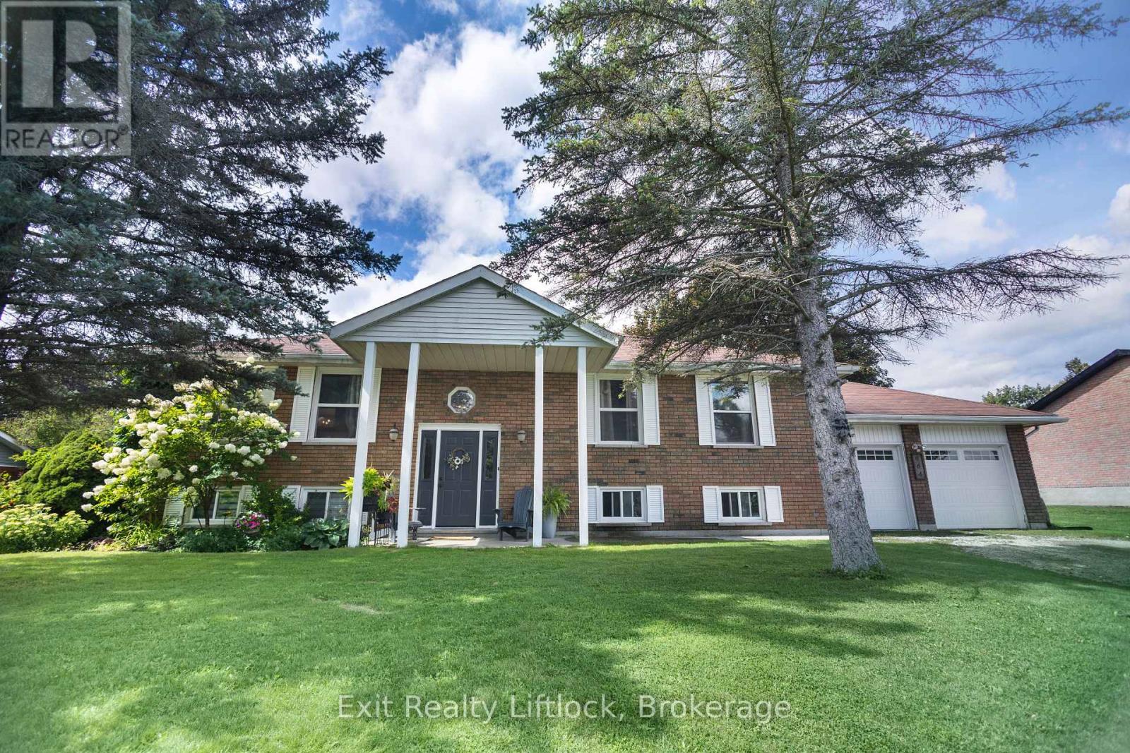 664 BRICK ROAD, Selwyn, Ontario