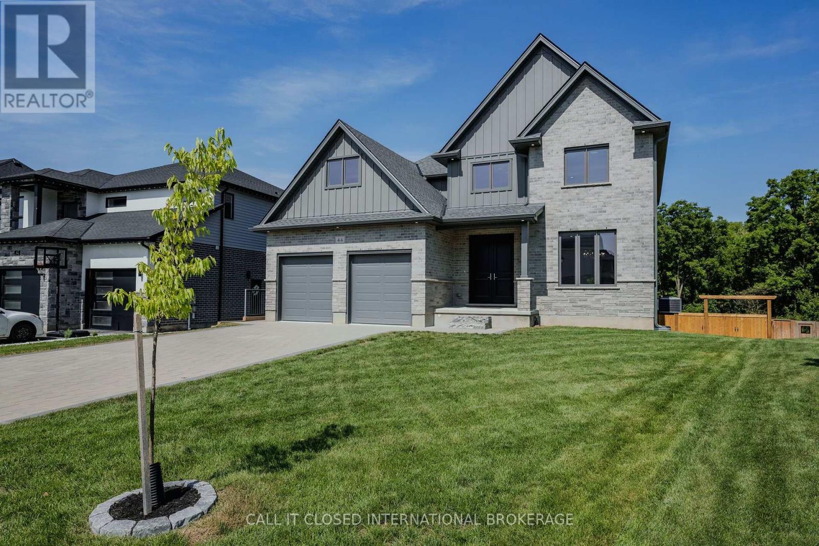44 Royal Crescent, Southwold, Ontario  N5P 3T2 - Photo 2 - X13726778