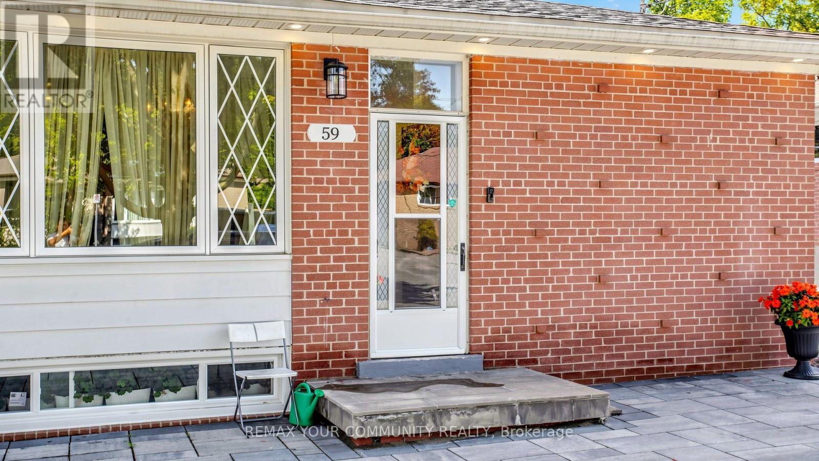 59 Davis Road, Aurora, Ontario L4G 2B4 - Photo 3 - N13726676