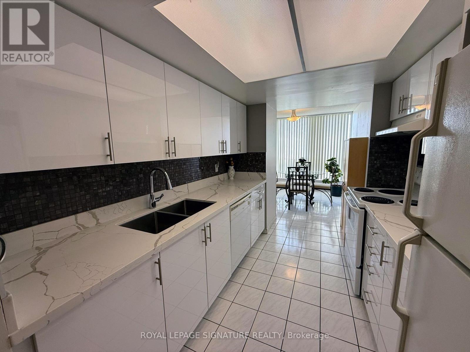 407 - 3 Rowntree Road, Toronto, Ontario  M9V 5G8 - Photo 4 - W13726762