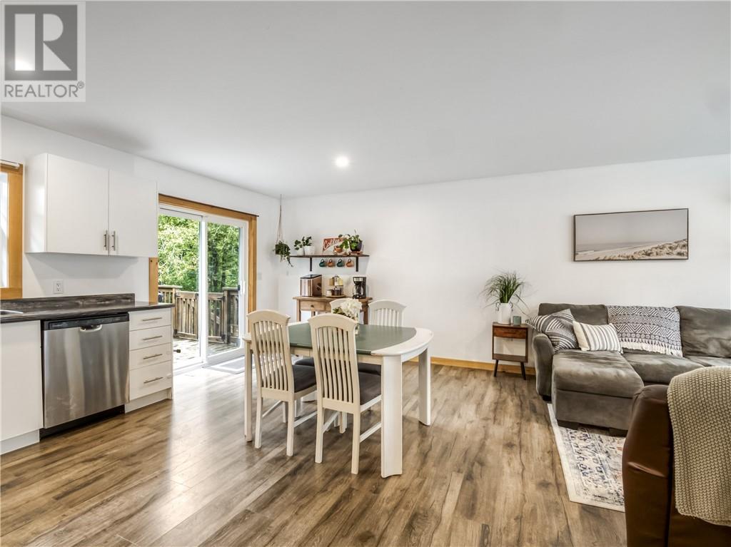 29 Pioneer Street W, Markstay, Ontario  P0M 2G0 - Photo 3 - 2130051