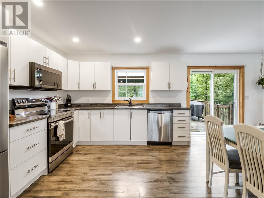 29 Pioneer Street W, Markstay, Ontario  P0M 2G0 - Photo 6 - 2130051