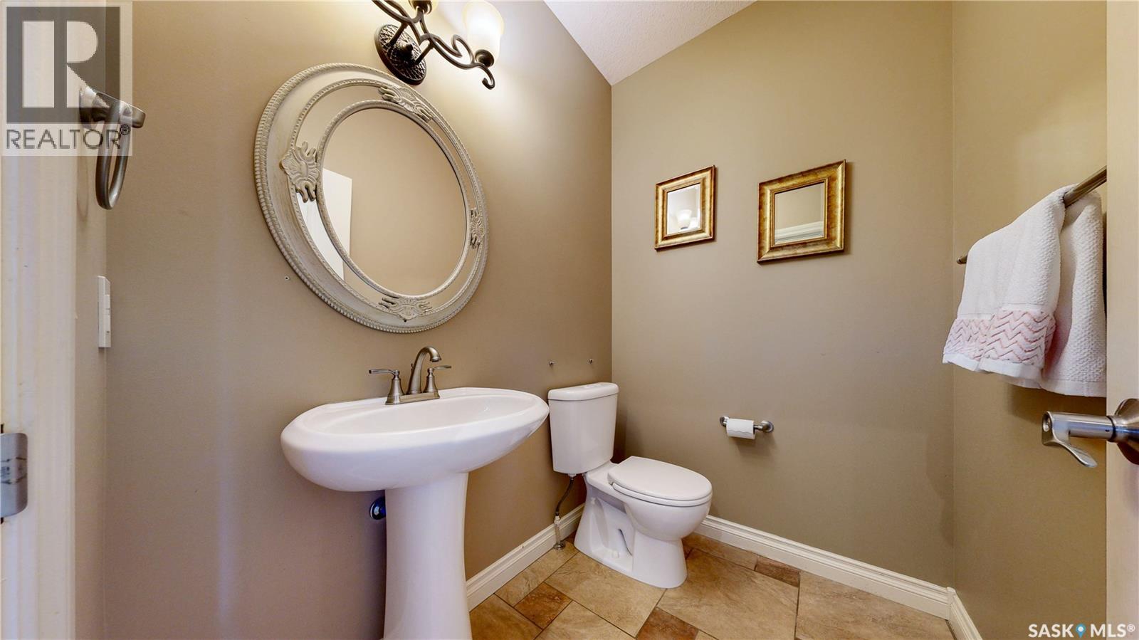 8259 Wascana Gardens Point, Regina, Saskatchewan  S4V 1G8 - Photo 27 - SK047026