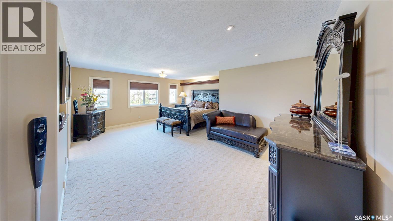 8259 Wascana Gardens Point, Regina, Saskatchewan  S4V 1G8 - Photo 30 - SK047026
