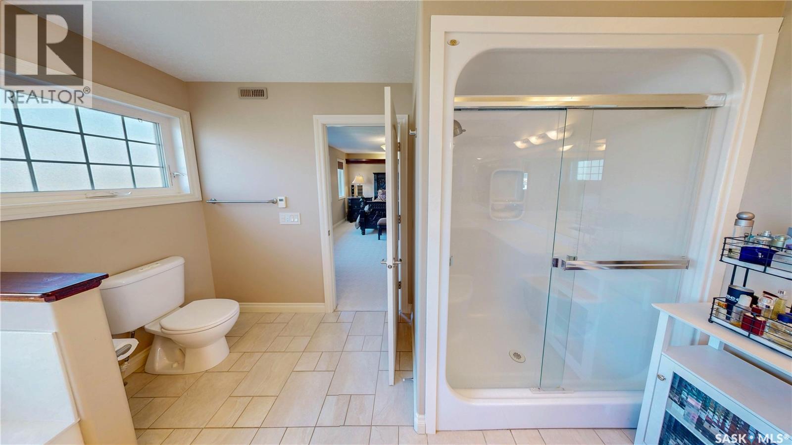 8259 Wascana Gardens Point, Regina, Saskatchewan  S4V 1G8 - Photo 35 - SK047026