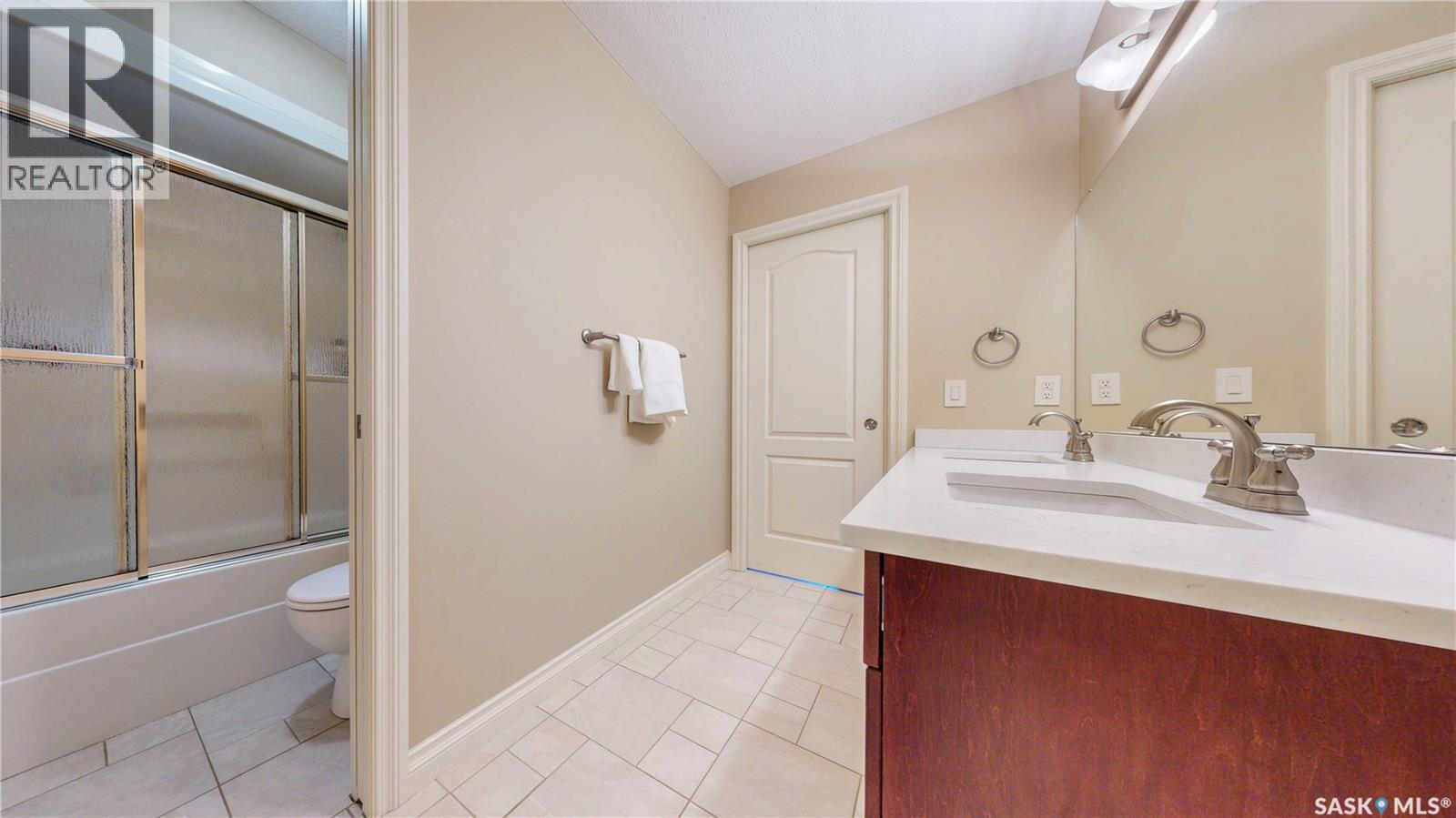 8259 Wascana Gardens Point, Regina, Saskatchewan  S4V 1G8 - Photo 42 - SK047026