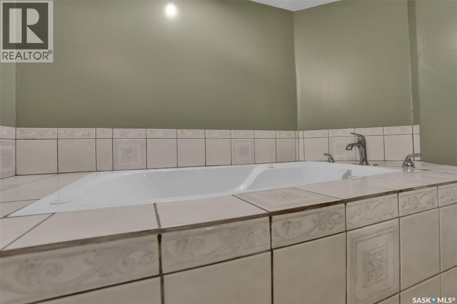 1355 Maple Leaf Crescent N, Regina, Saskatchewan  S4X 4J4 - Photo 29 - SK047024