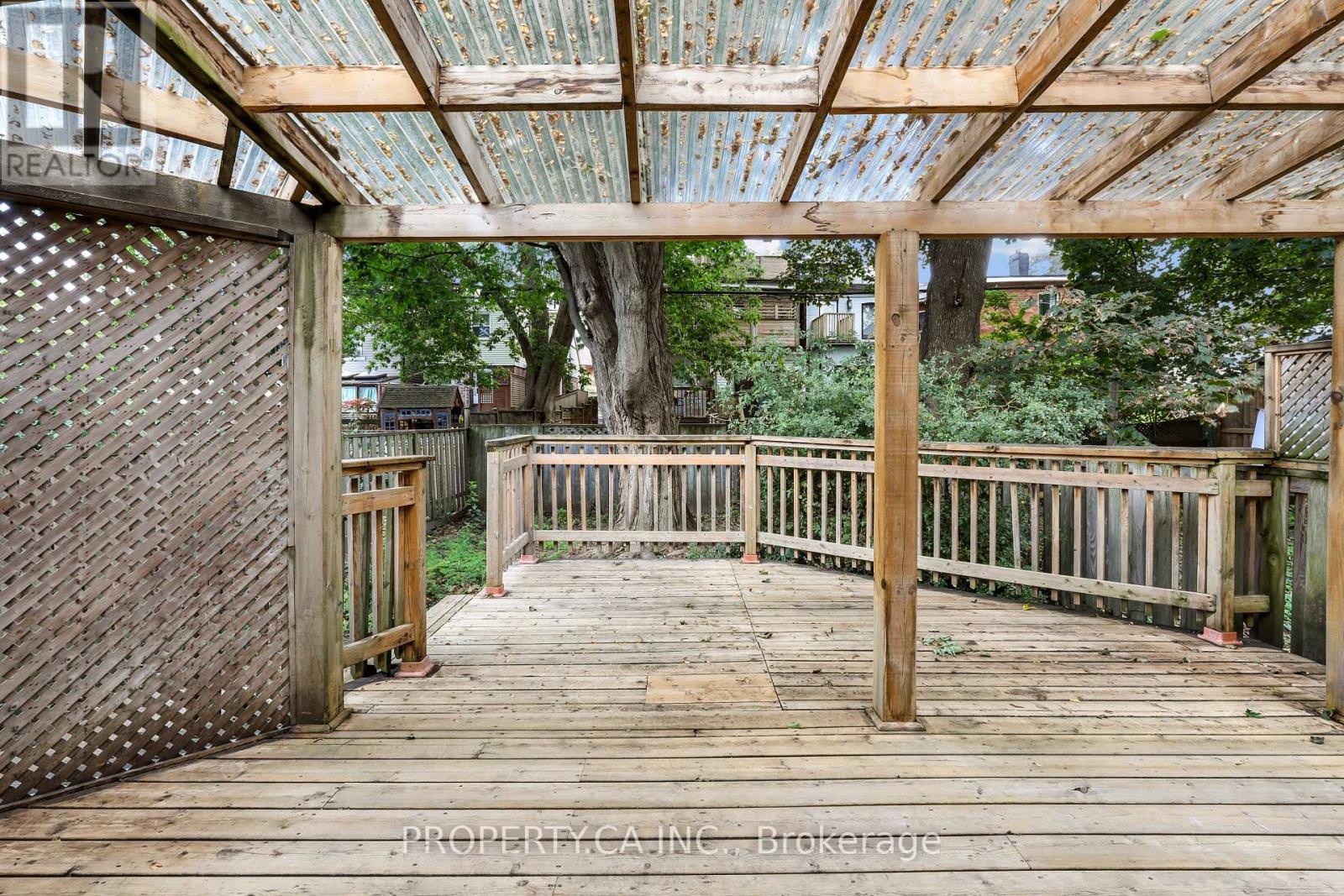 332 Woodfield Road, Toronto, Ontario  M4L 2X1 - Photo 13 - E13477898
