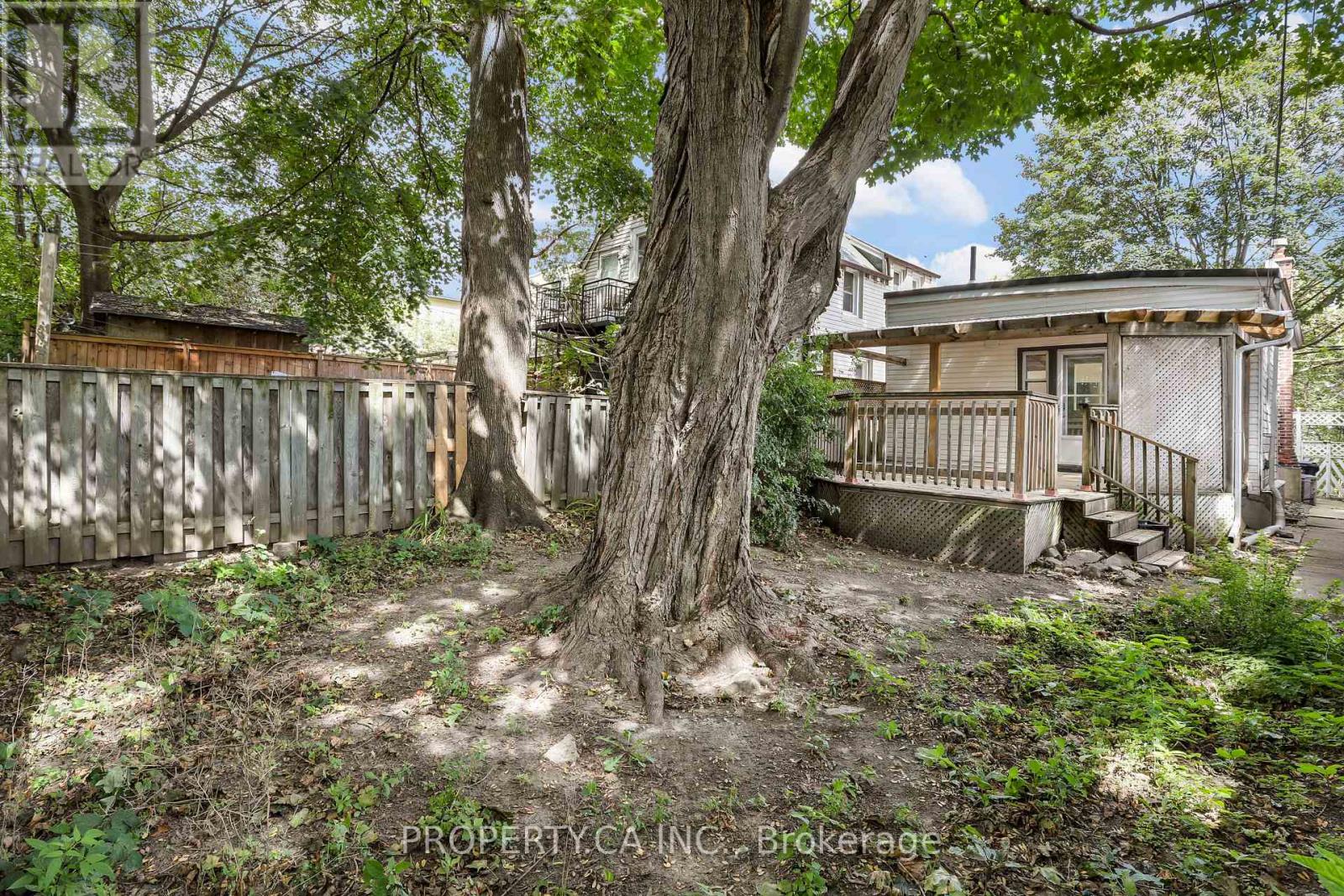 332 Woodfield Road, Toronto, Ontario  M4L 2X1 - Photo 15 - E13477898