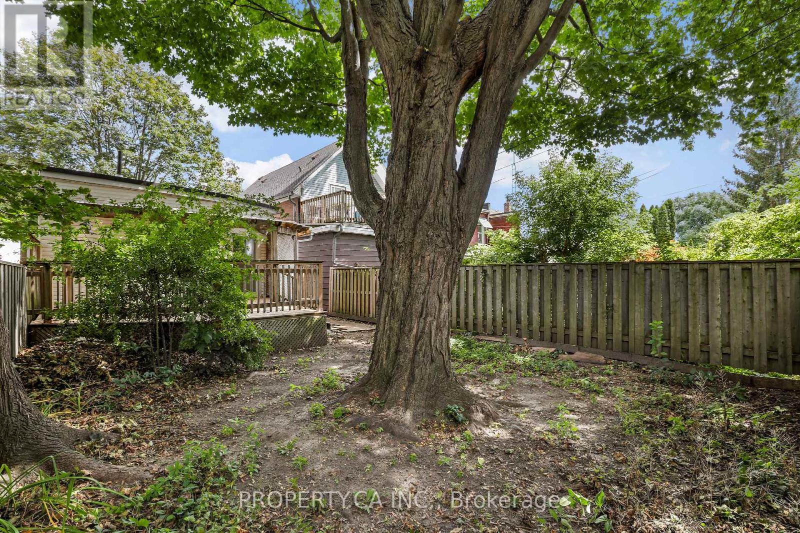 332 Woodfield Road, Toronto, Ontario  M4L 2X1 - Photo 16 - E13477898