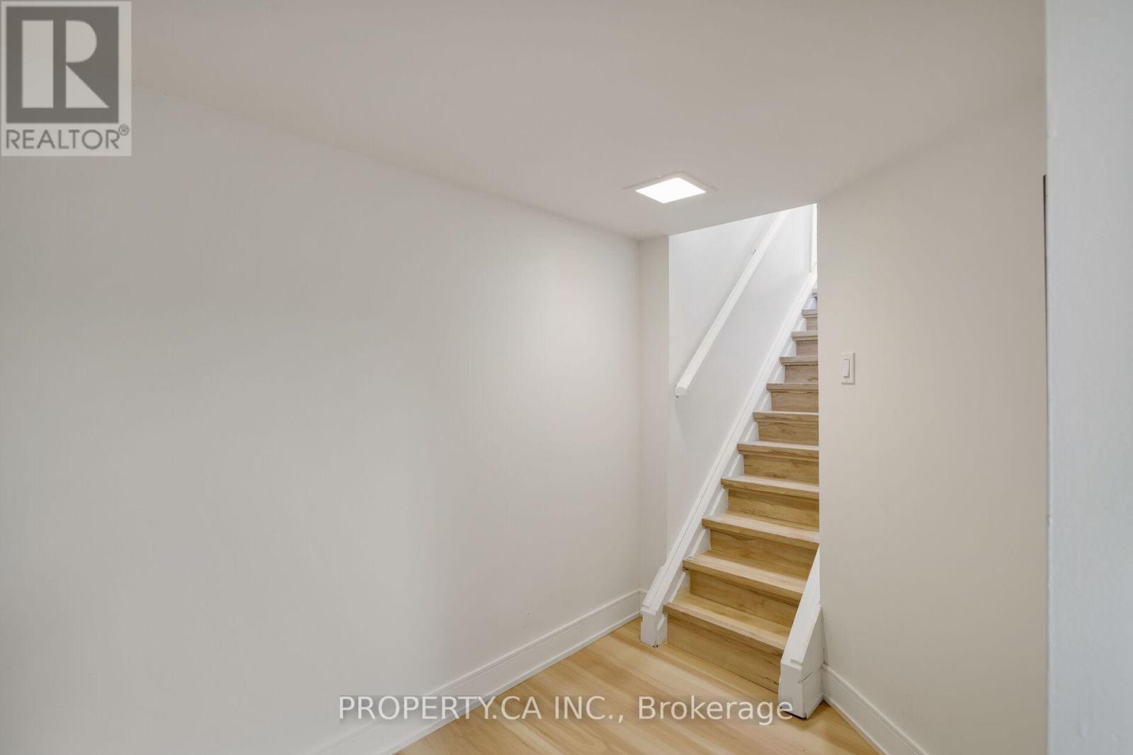 332 Woodfield Road, Toronto, Ontario  M4L 2X1 - Photo 17 - E13477898