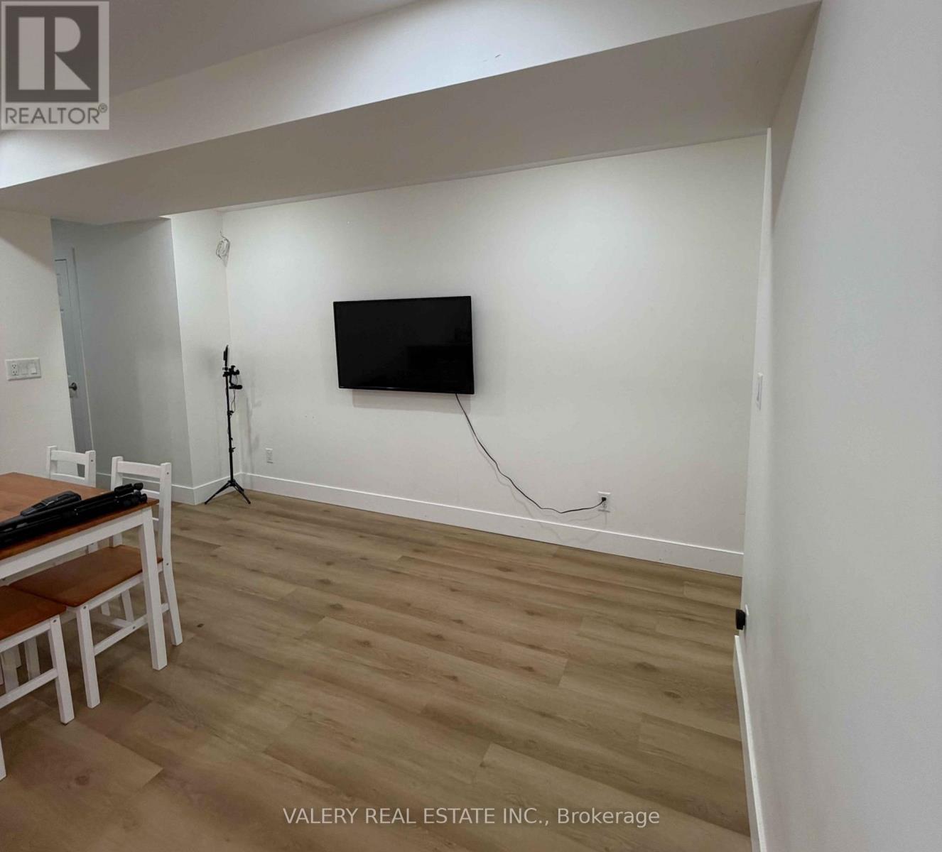 Lower - 1502 Dufferin Street, Toronto, Ontario  M6H 3L4 - Photo 9 - W13594332