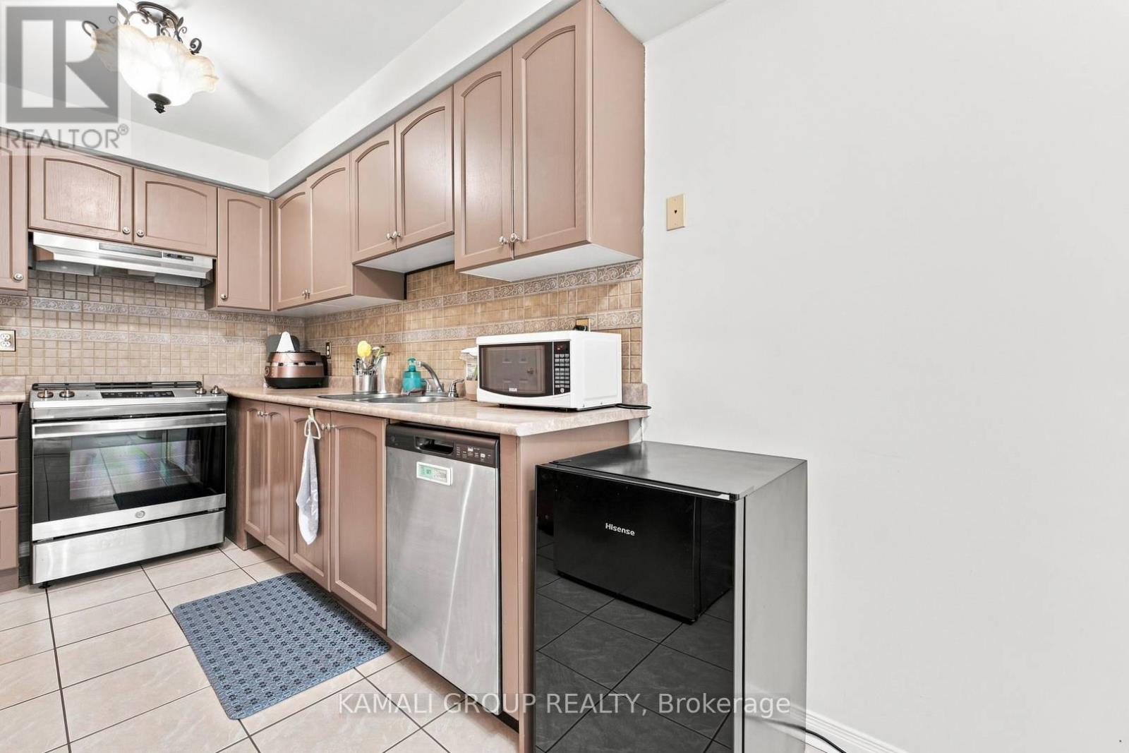 300 Flagstone Way, Newmarket, Ontario L3X 2R8 - Photo 13 - N13707648