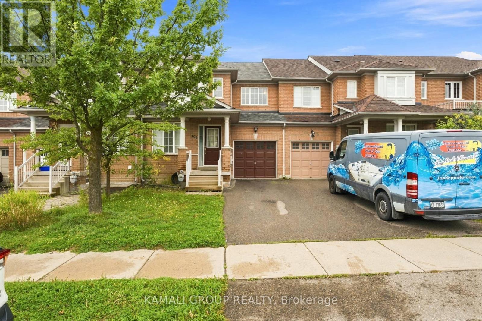 300 FLAGSTONE WAY, Newmarket, Ontario